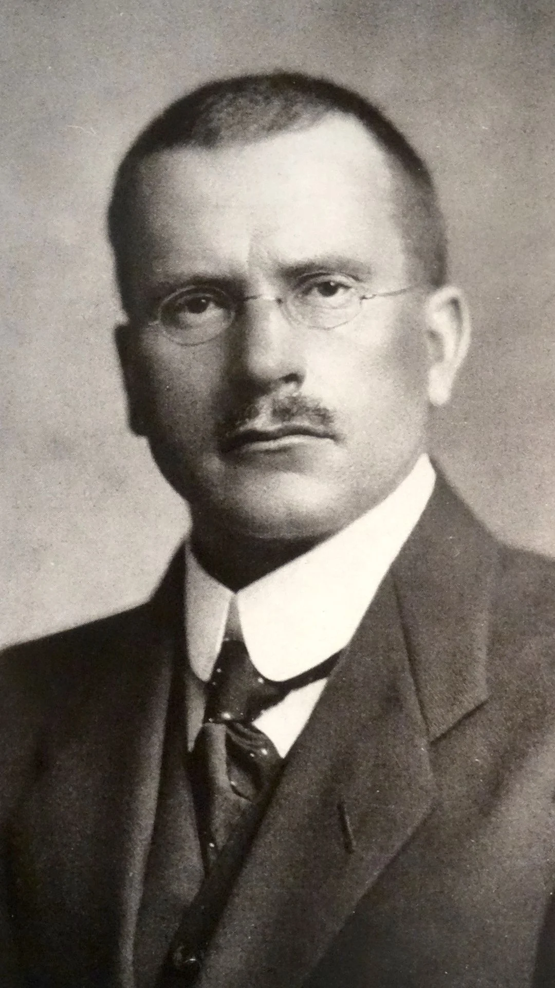 Carl Jung Profile Photo