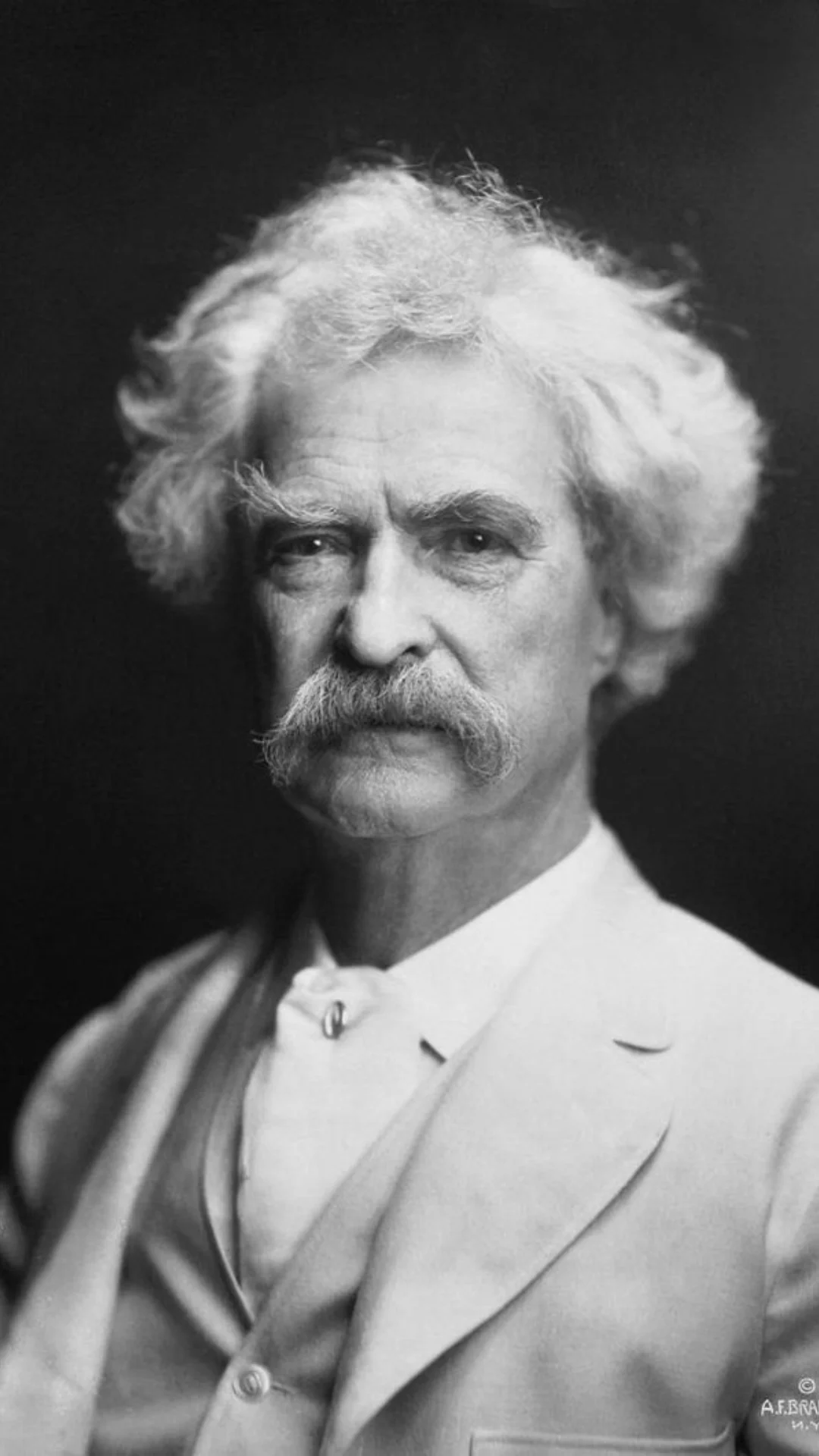 Mark Twain Profile Photo